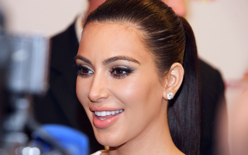 Ким Кардашьян: «Меня заводят прямые зубы» 