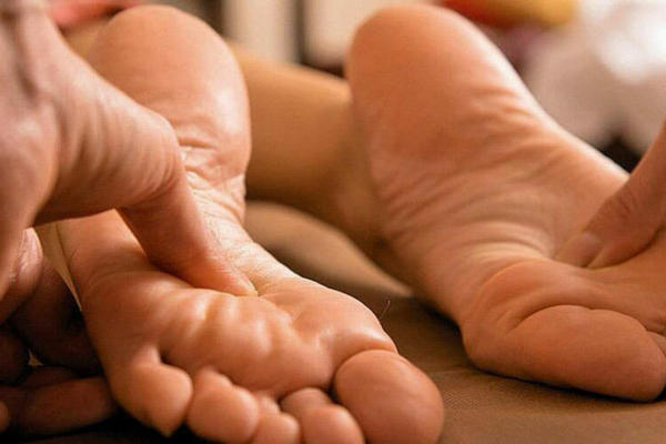 Массаж ног: доказанная польза для здоровья и как его делать